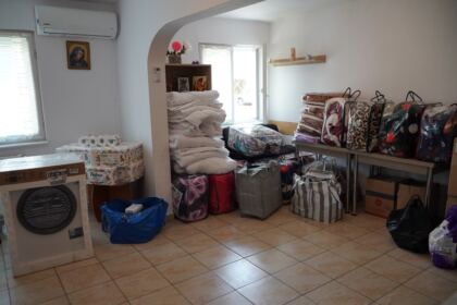 Ajutoare pentru tinerii orfani şi copiii nevoiaşi prin Centrul social „Sfântul Vasile cel Mare“ din Brăila – fotografia 35