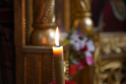 Sfântul Ierarh Nectarie i-a binecuvântat pe elevii seminarişti şi pe bolnavii din Spitalul Judeţean „Sf. Ap. Andrei“ din Galaţi – fotografia 17