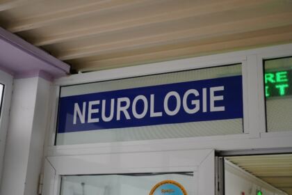 Sfântul Ierarh Nectarie i-a binecuvântat pe elevii seminarişti şi pe bolnavii din Spitalul Judeţean „Sf. Ap. Andrei“ din Galaţi – fotografia 52