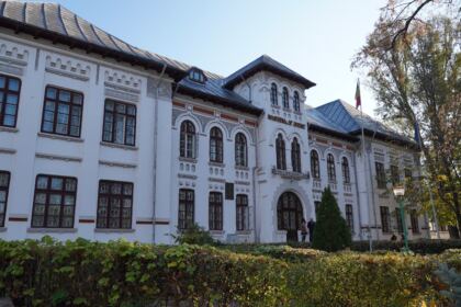 Diplome şi daruri oferite elevilor seminarişti – fotografia 1