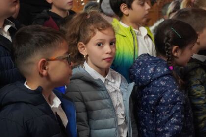 Diplome şi daruri oferite elevilor seminarişti – fotografia 19