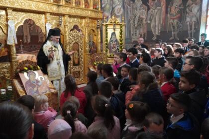 Diplome şi daruri oferite elevilor seminarişti – fotografia 24