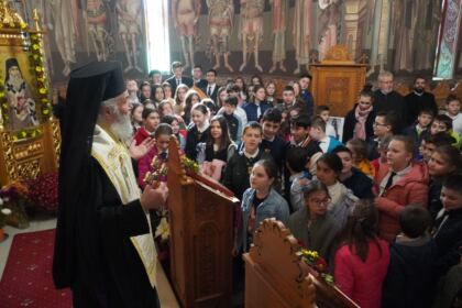 Diplome şi daruri oferite elevilor seminarişti – fotografia 25