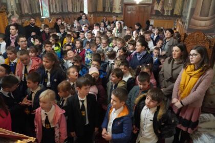 Diplome şi daruri oferite elevilor seminarişti – fotografia 32