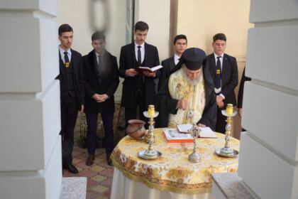 Diplome şi daruri oferite elevilor seminarişti – fotografia 44