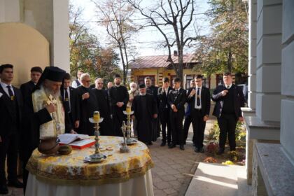 Diplome şi daruri oferite elevilor seminarişti – fotografia 47