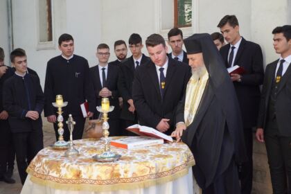 Diplome şi daruri oferite elevilor seminarişti – fotografia 51