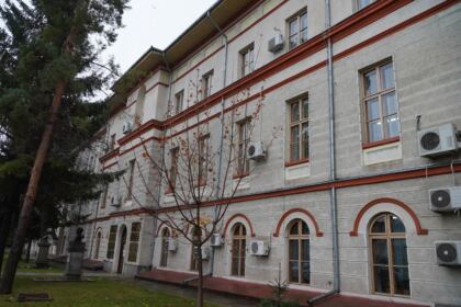 Sesiune de comunicări ştiinţifice la Galaţi – fotografia 2