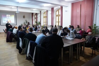 Sesiune de comunicări ştiinţifice la Galaţi – fotografia 14