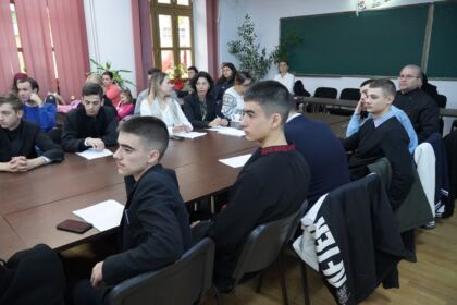Sesiune de comunicări ştiinţifice la Galaţi – fotografia 18