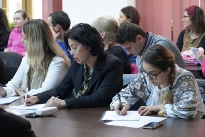 Sesiune de comunicări ştiinţifice la Galaţi – fotografia 34