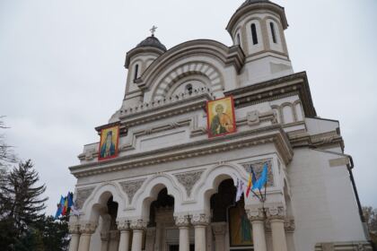 La Galaţi continuă în aceste zile pelerinajul la sfintele moaşte – fotografia 18