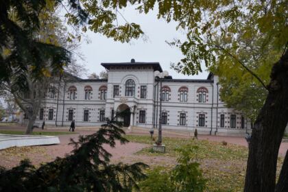 Simpozion naţional interseminarial la Galaţi – fotografia 1