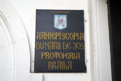 Arhiepiscopia Dunării de Jos continuă sprijinirea elevilor cu ghiozdane şi rechizite şcolare – fotografia 2