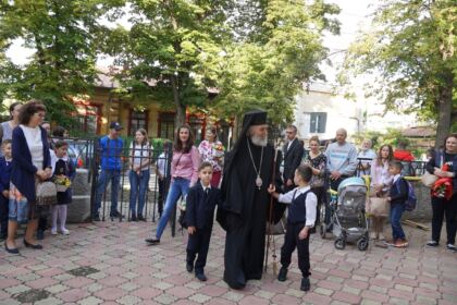 Seminarul Teologic „Sfântul Andrei“ din Galaţi şi-a deschis porţile pentru un nou an şcolar – fotografia 14