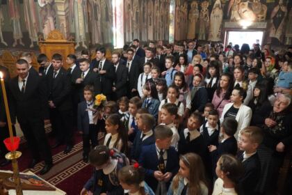 Seminarul Teologic „Sfântul Andrei“ din Galaţi şi-a deschis porţile pentru un nou an şcolar – fotografia 17