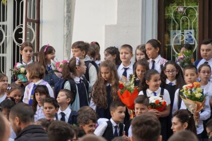 Seminarul Teologic „Sfântul Andrei“ din Galaţi şi-a deschis porţile pentru un nou an şcolar – fotografia 40