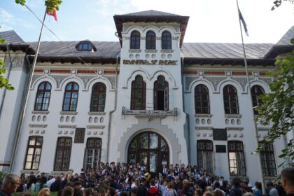 Seminarul Teologic „Sfântul Andrei“ din Galaţi şi-a deschis porţile pentru un nou an şcolar – fotografia 41