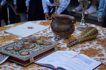 Seminarul Teologic „Sfântul Andrei“ din Galaţi şi-a deschis porţile pentru un nou an şcolar – fotografia 42