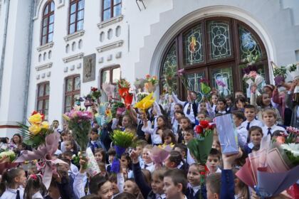 Seminarul Teologic „Sfântul Andrei“ din Galaţi şi-a deschis porţile pentru un nou an şcolar – fotografia 43