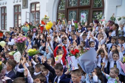 Seminarul Teologic „Sfântul Andrei“ din Galaţi şi-a deschis porţile pentru un nou an şcolar – fotografia 44