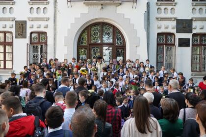 Seminarul Teologic „Sfântul Andrei“ din Galaţi şi-a deschis porţile pentru un nou an şcolar – fotografia 49