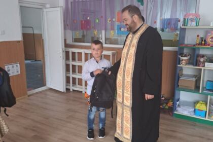 Școala și elevii din localitatea Căuiești au fost binecuvântați pentru un nou început de an școlar – fotografia 8