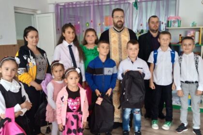 Școala și elevii din localitatea Căuiești au fost binecuvântați pentru un nou început de an școlar – fotografia 11