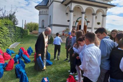 Daruri pentru elevii din localitatea Barcea – fotografia 4
