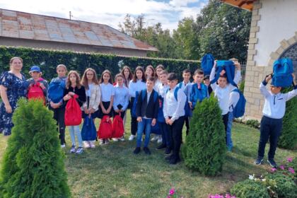 Daruri pentru elevii din localitatea Barcea – fotografia 9