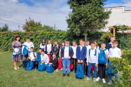 Daruri pentru elevii din localitatea Barcea – fotografia 10