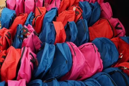 310 ghiozdane au fost oferite copiilor din parohiile Protopopiatului Însurăţei – fotografia 12