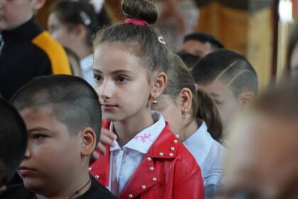 310 ghiozdane au fost oferite copiilor din parohiile Protopopiatului Însurăţei – fotografia 34