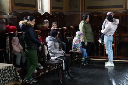 Programul social-filantropic „Ne înnoim de Sfintele Paşti“ – fotografia 7