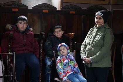 Programul social-filantropic „Ne înnoim de Sfintele Paşti“ – fotografia 9