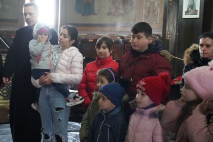 Programul social-filantropic „Ne înnoim de Sfintele Paşti“ – fotografia 17