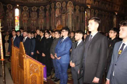 Întrunire cu elevii seminarişti gălăţeni pentru apostolat şi voluntariat – fotografia 2