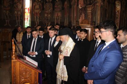 Întrunire cu elevii seminarişti gălăţeni pentru apostolat şi voluntariat – fotografia 7