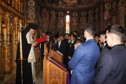 Întrunire cu elevii seminarişti gălăţeni pentru apostolat şi voluntariat – fotografia 9