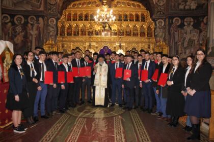 Întrunire cu elevii seminarişti gălăţeni pentru apostolat şi voluntariat – fotografia 13