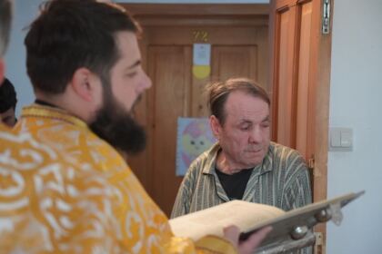 Rugăciune şi filantropie în cadrul unui azil din Brăila – fotografia 6
