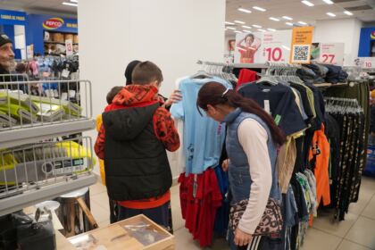 Programul social-filantropic „Ne înnoim de Sfintele Paşti“ a continuat în municipiul Galaţi – fotografia 2