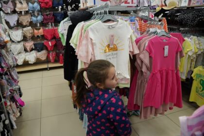 Programul social-filantropic „Ne înnoim de Sfintele Paşti“ a continuat în municipiul Galaţi – fotografia 18