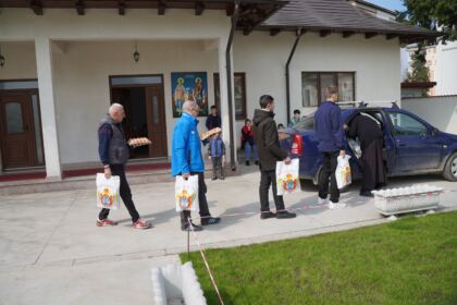 Programul eparhial „Ne înnoim de Sfintele Paşti“ a fost implementat cu succes şi în Protopopiatul Tecuci – fotografia 38