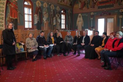 Dialog şi comuniune între vârstnici şi studenţi teologi, la Galaţi – fotografia 8