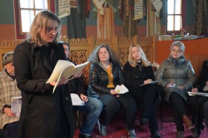 Dialog şi comuniune între vârstnici şi studenţi teologi, la Galaţi – fotografia 17