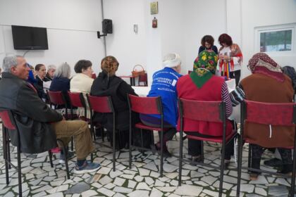 Dialog şi comuniune între vârstnici şi studenţi teologi, la Galaţi – fotografia 29