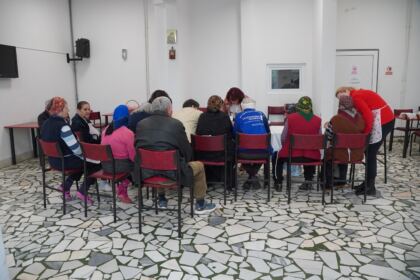 Dialog şi comuniune între vârstnici şi studenţi teologi, la Galaţi – fotografia 39