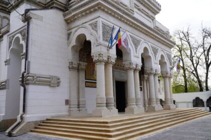 Liturghie şi filantropie la Catedrala Arhiepiscopală din Galaţi – fotografia 1