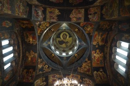 Liturghie şi filantropie la Catedrala Arhiepiscopală din Galaţi – fotografia 4